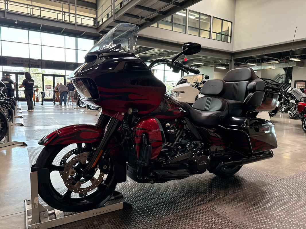 CVO® Road Glide®