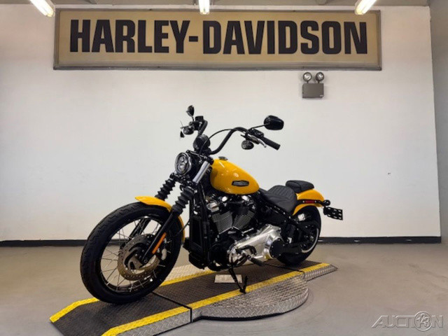 Street Bob®