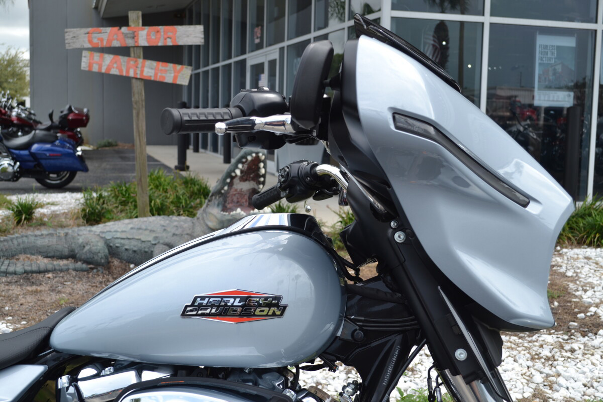 Street Glide®