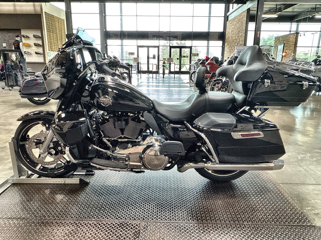 Street Glide® Ultra