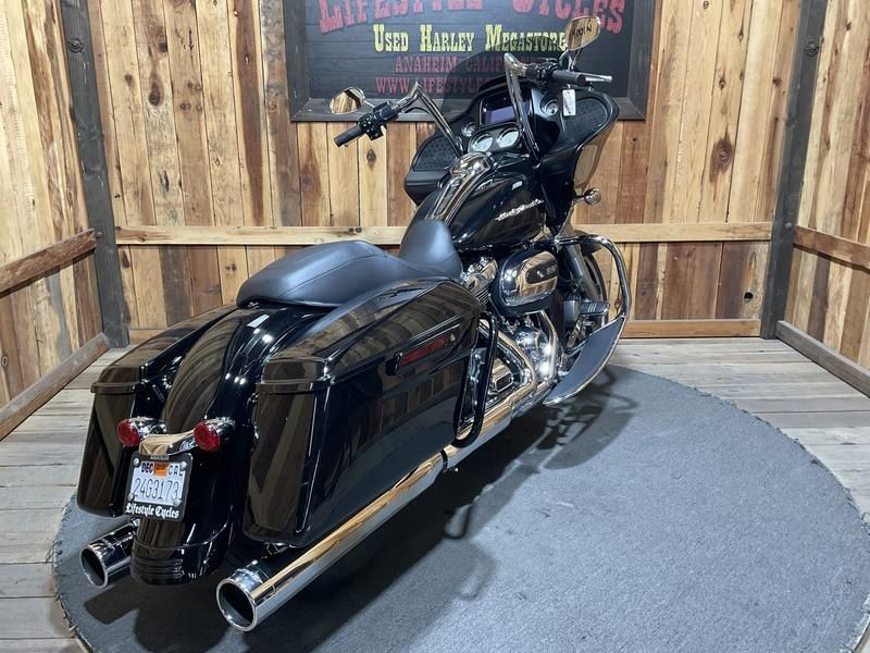Road Glide®