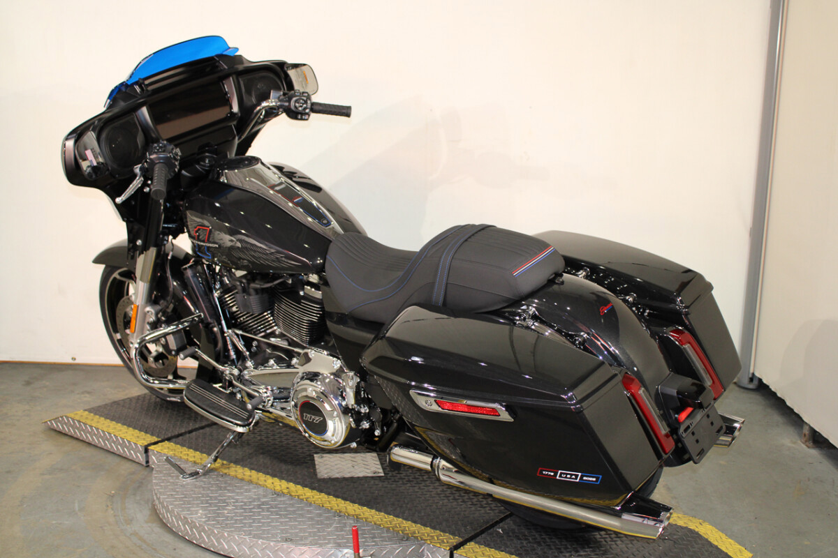 Street Glide®