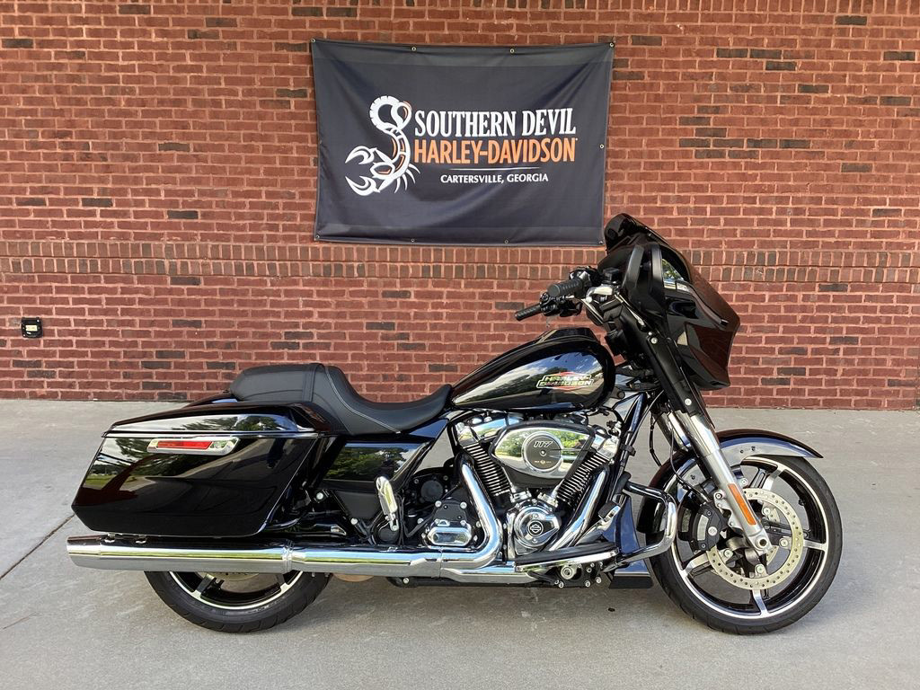 Street Glide®