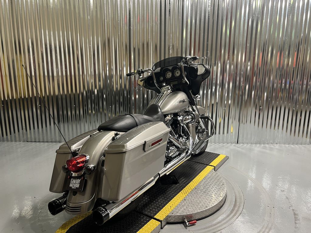 Street Glide®