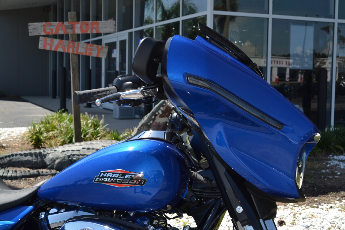 Street Glide®