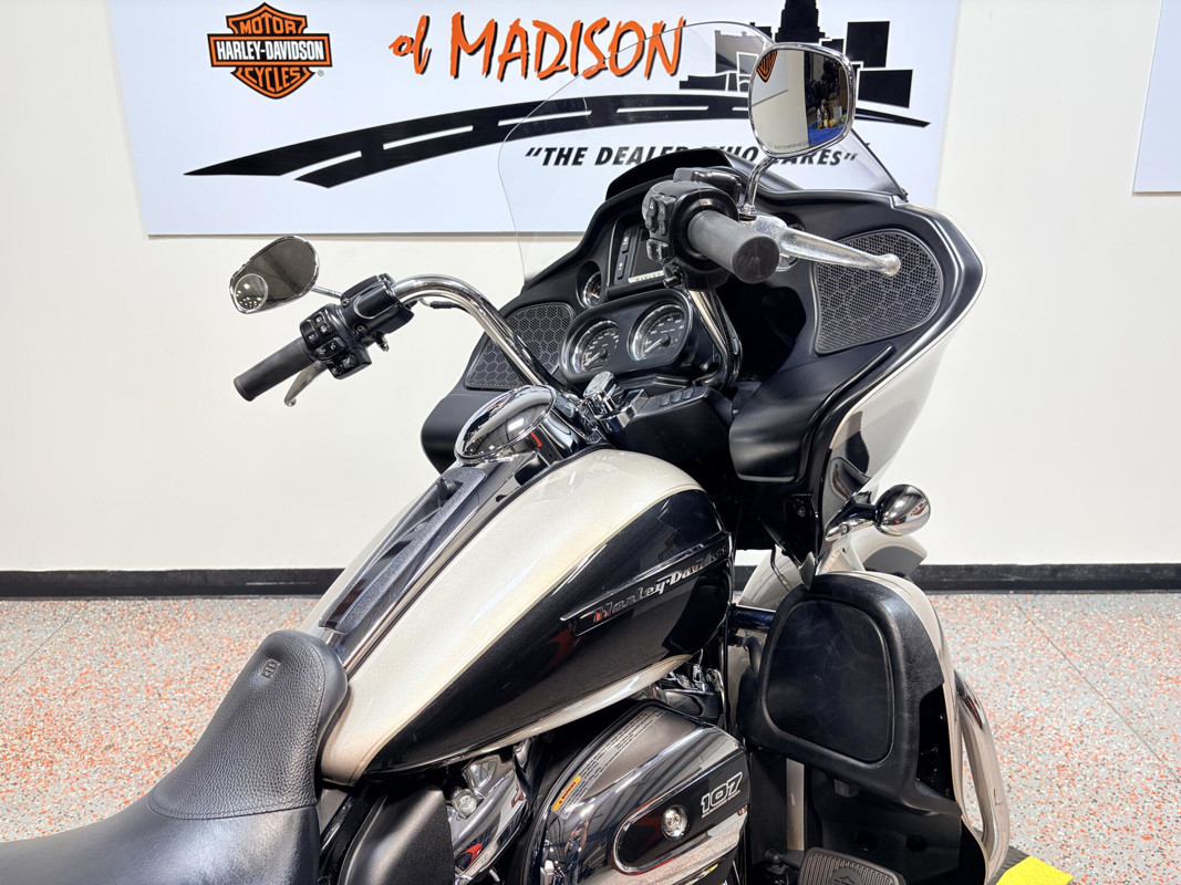 Road Glide® Ultra