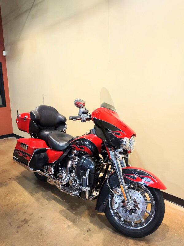 CVO® Ultra Classic® Electra Glide® 