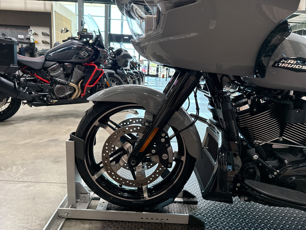 Road Glide®