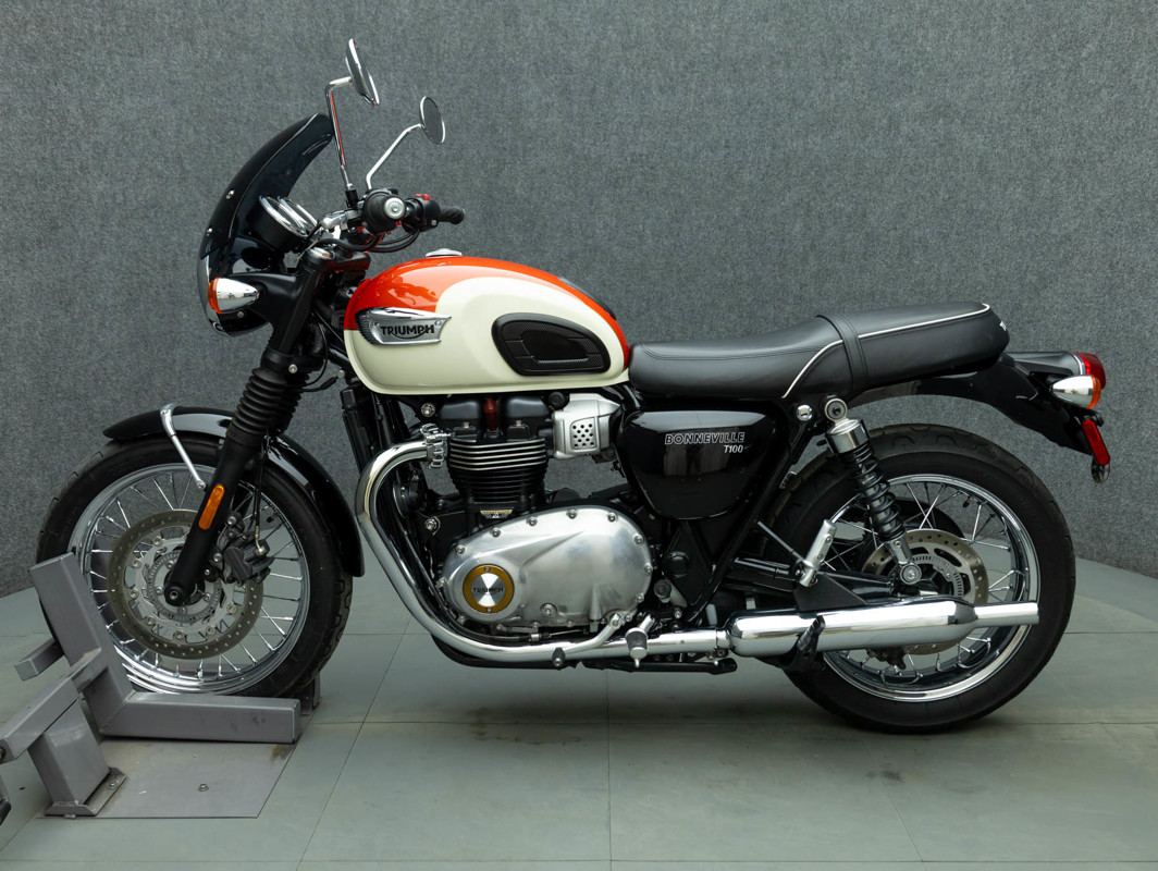 Bonneville T100