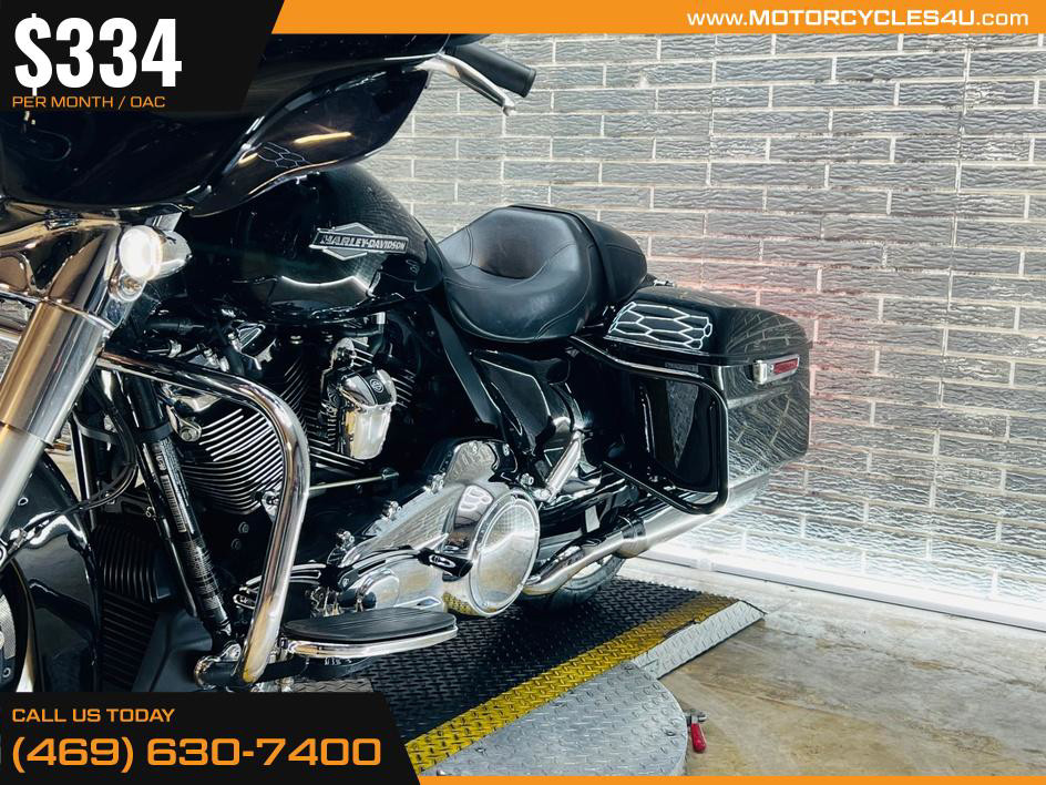 Street Glide®