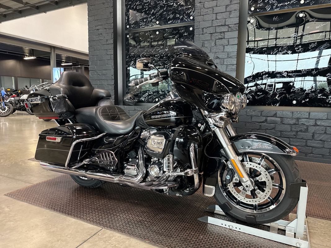 Electra Glide® Ultra Limited® Low