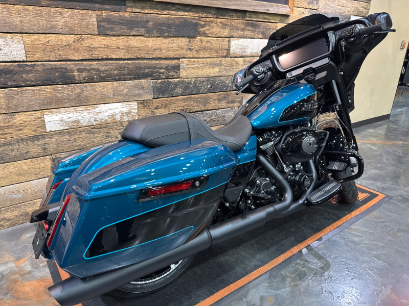 Street Glide®