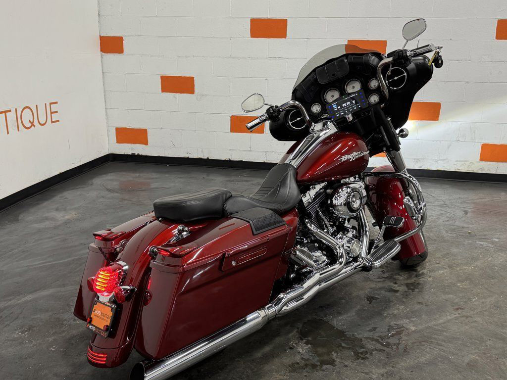 Street Glide®