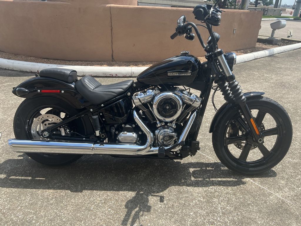 Street Bob®