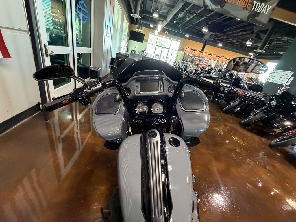 CVO® Road Glide®