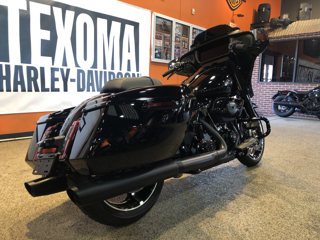 Street Glide®