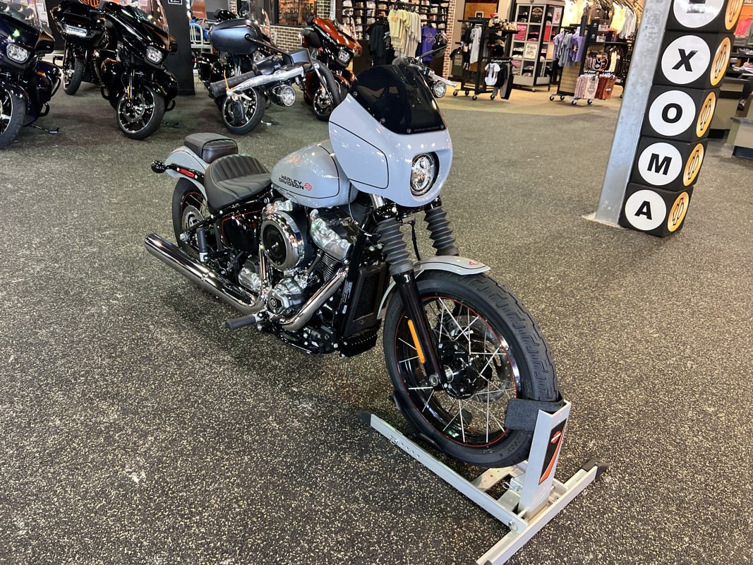 Street Bob®