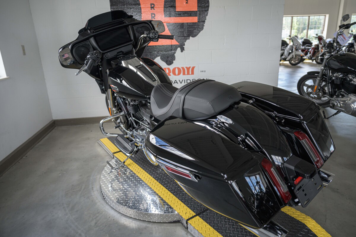 Street Glide®