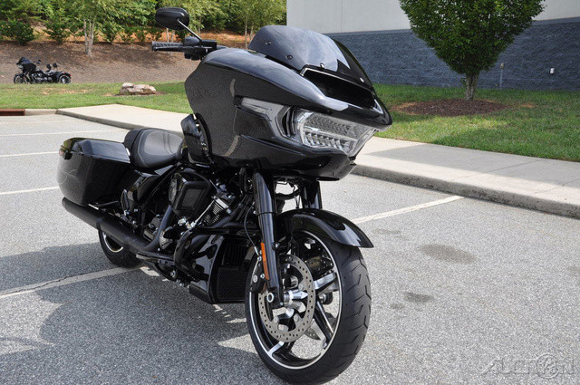 Road Glide®