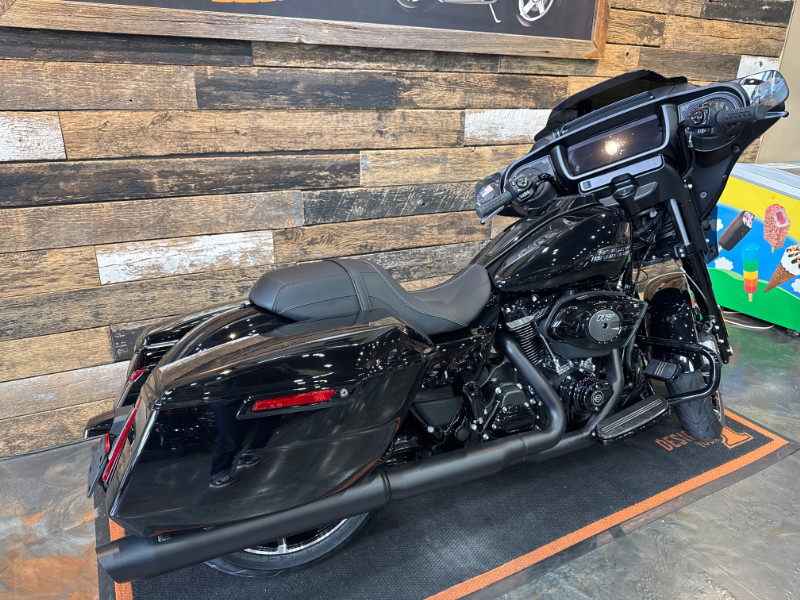 Street Glide®