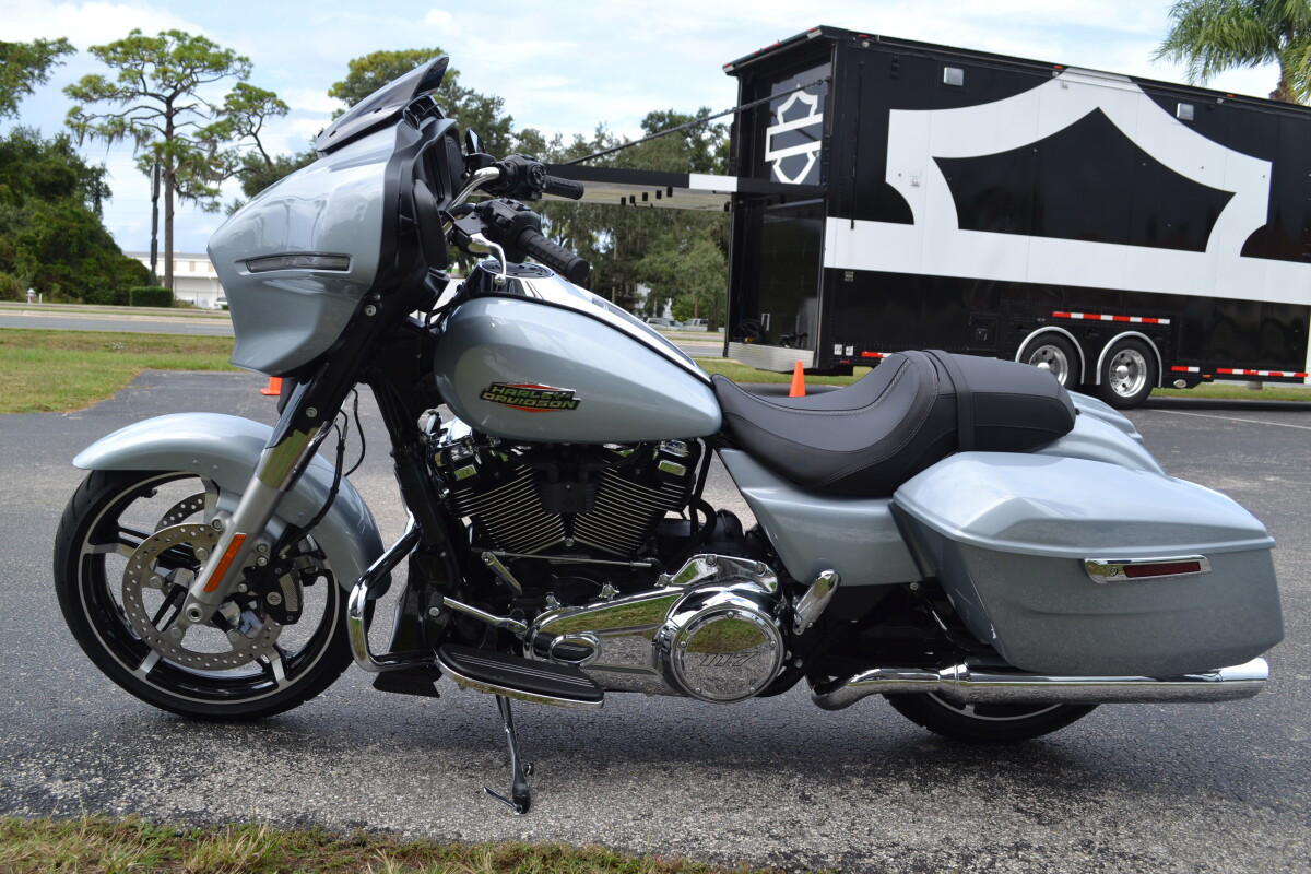 Street Glide®