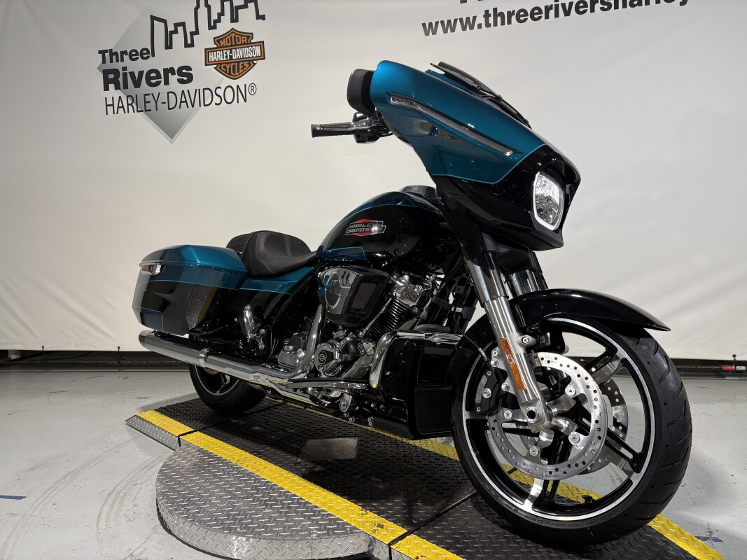 Street Glide®