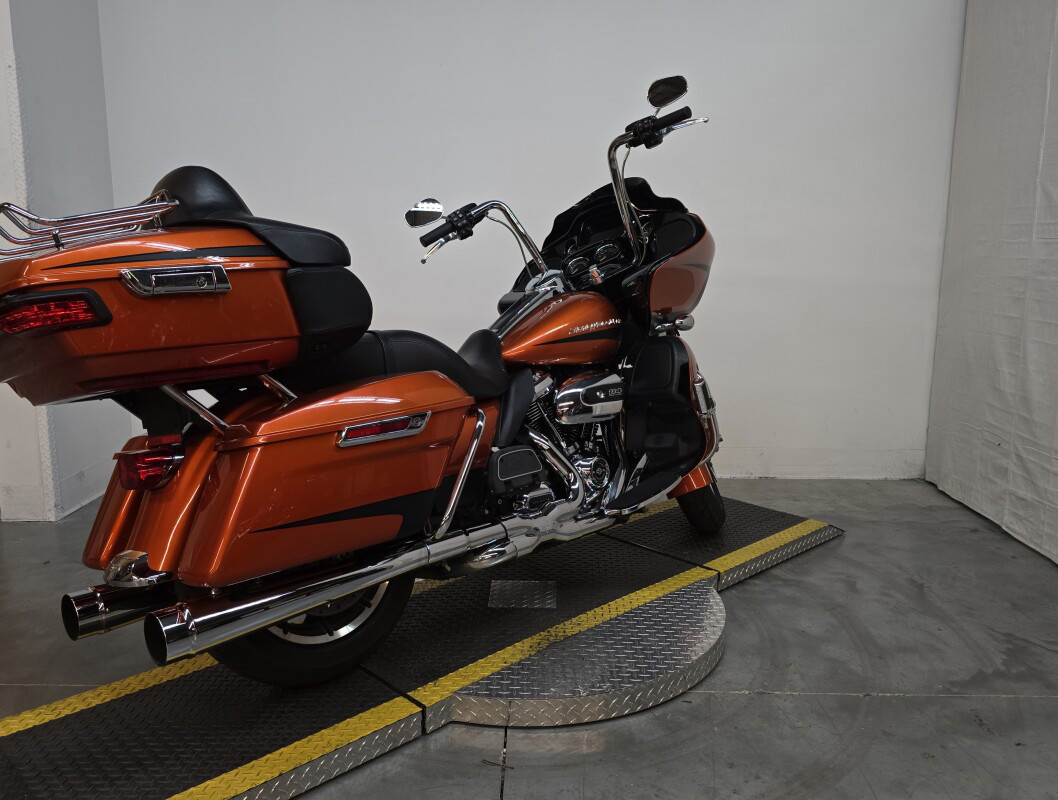 Road Glide® Ultra