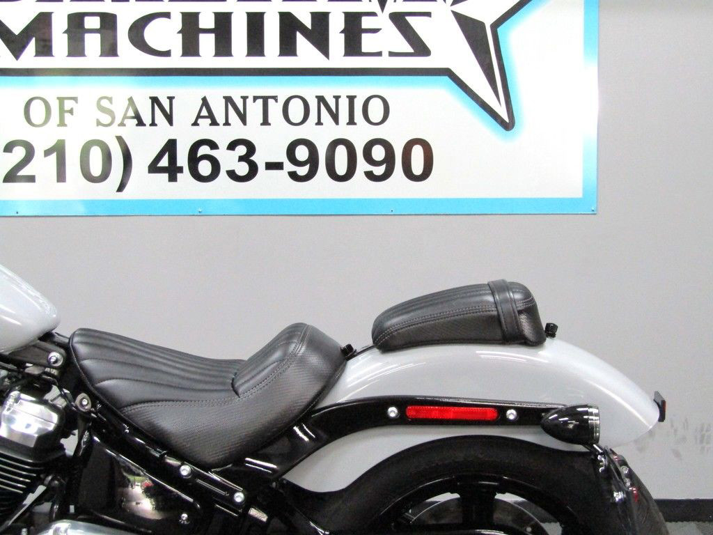 Street Bob®