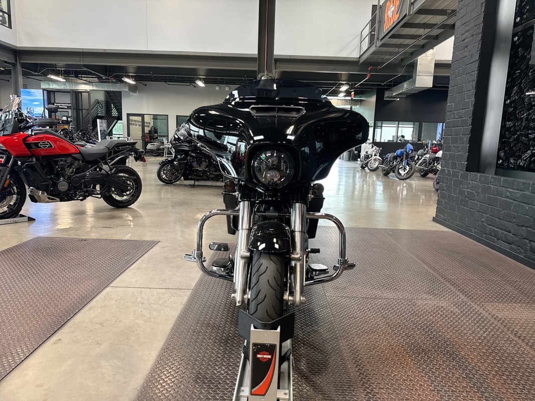 Street Glide®