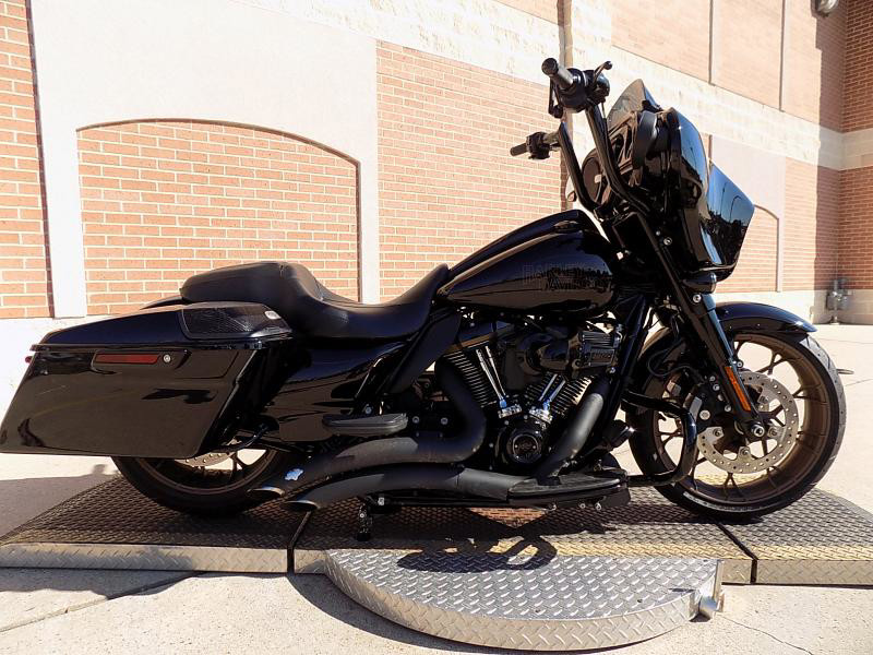 Street Glide® ST