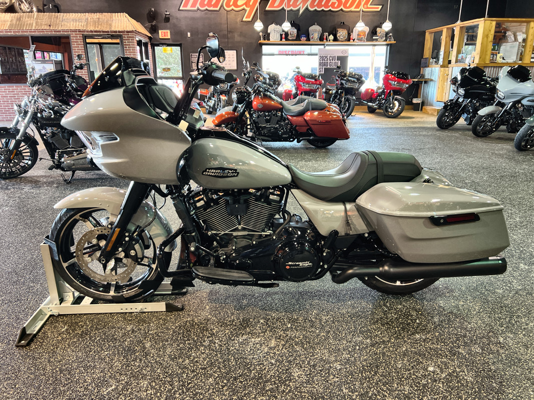 Road Glide®