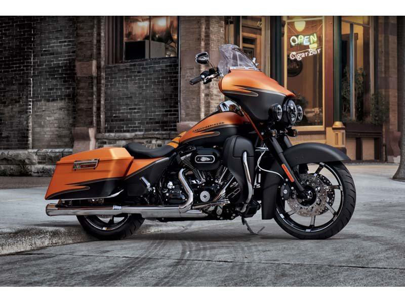 Street Glide®