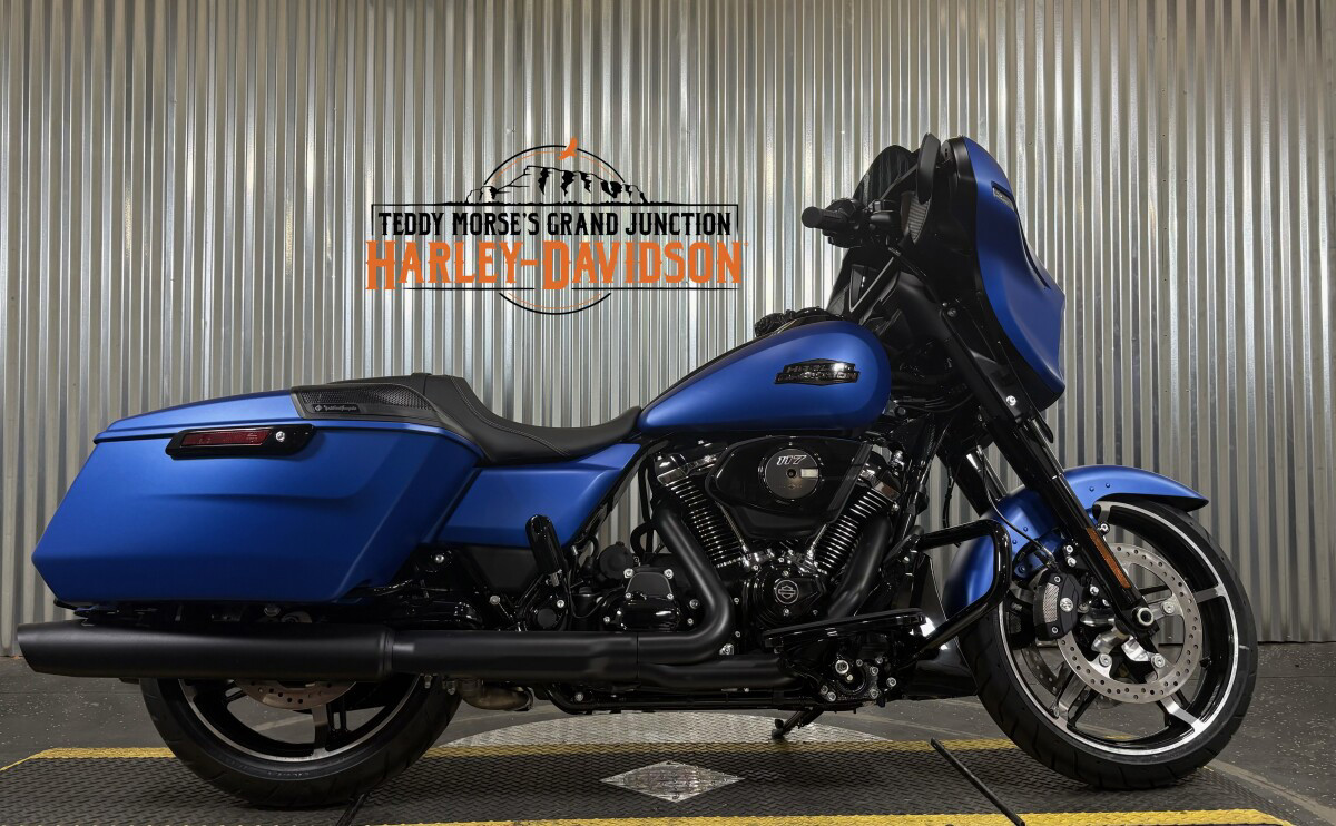 Street Glide®