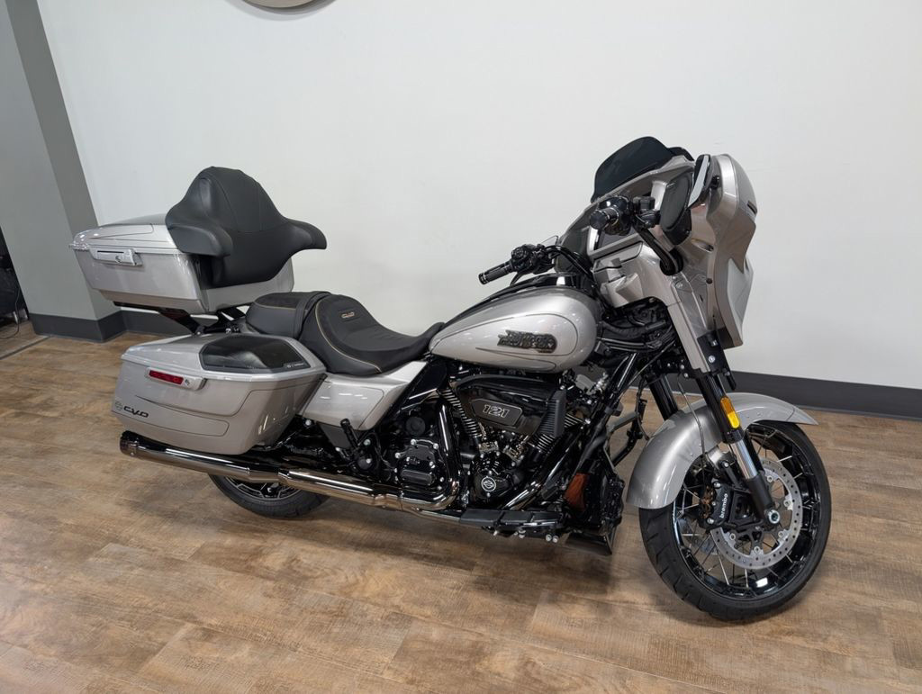 CVO® Street Glide®