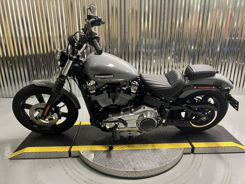 Street Bob®