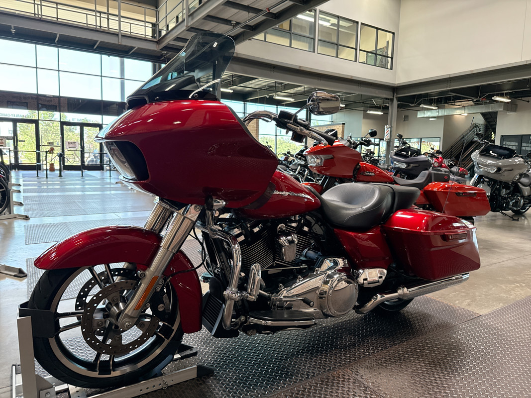 Road Glide®