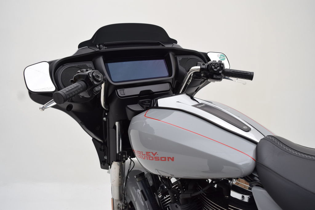 Street Glide®