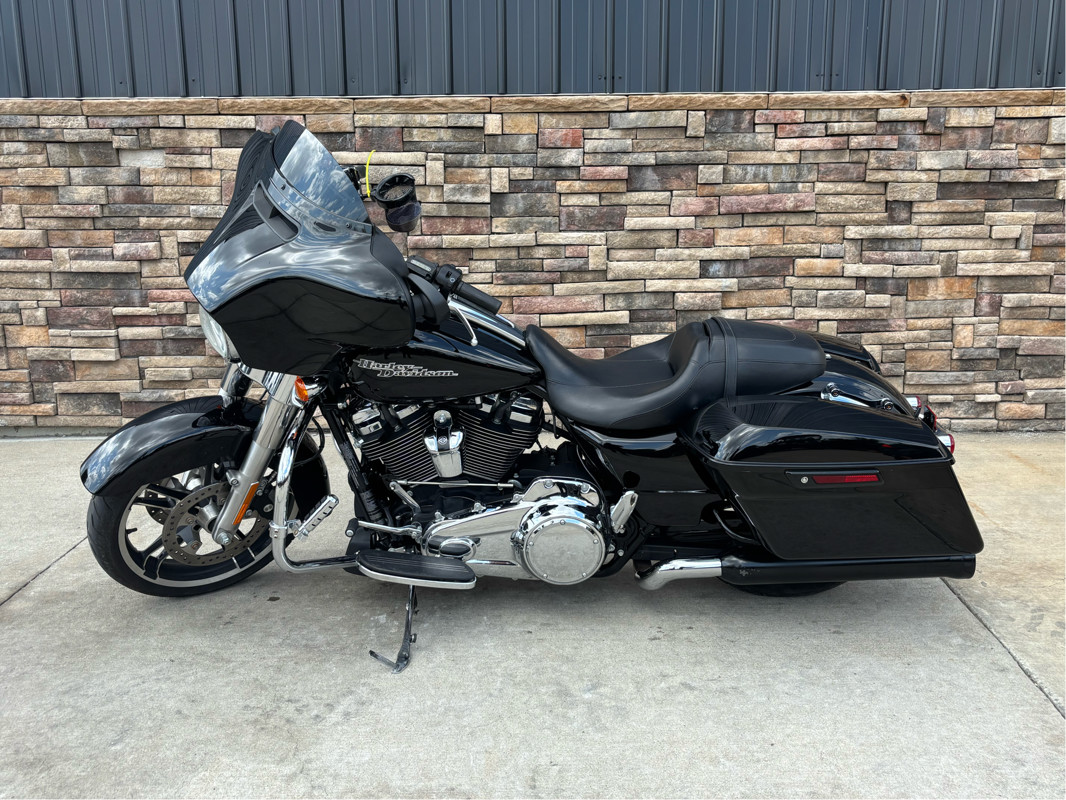 Street Glide®