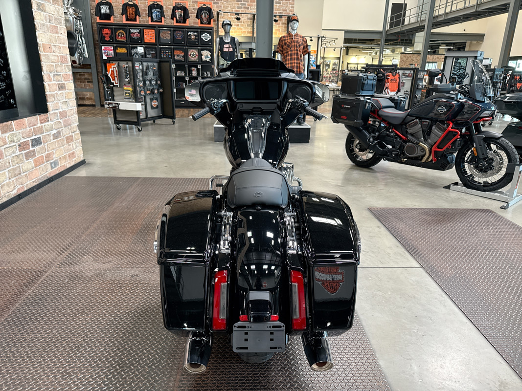 Street Glide®