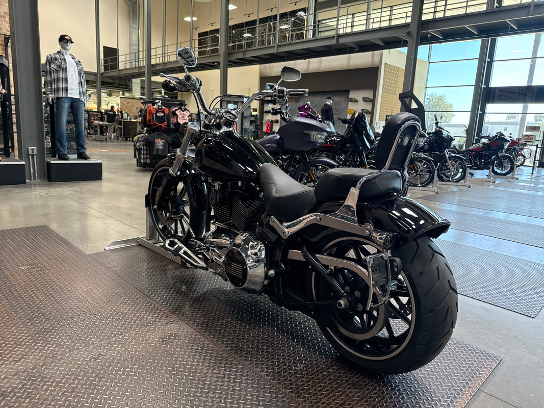Softail® Breakout®