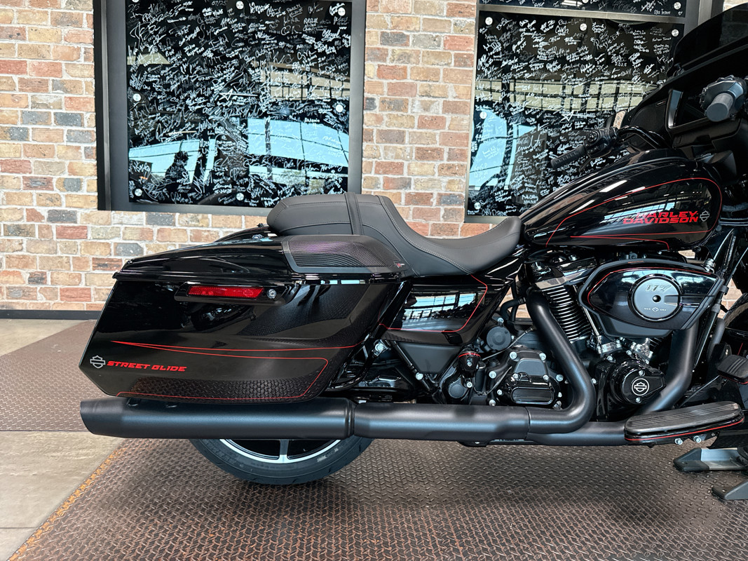 Street Glide®