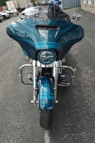 Street Glide®