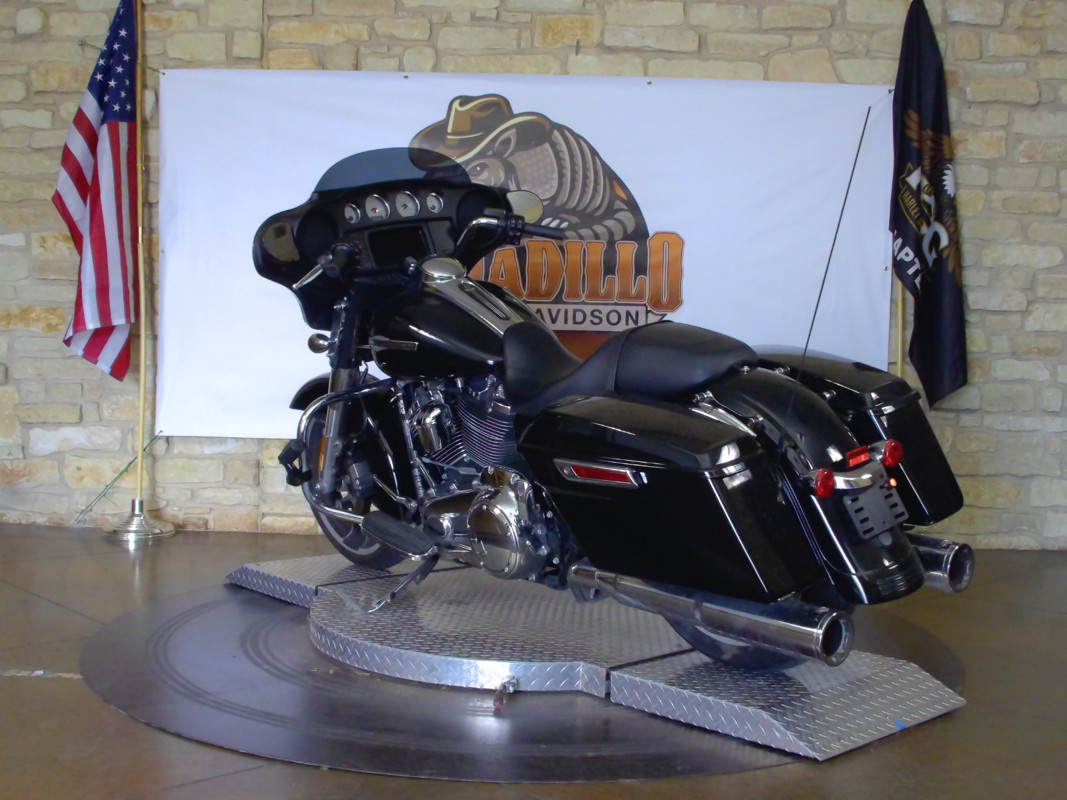Street Glide®