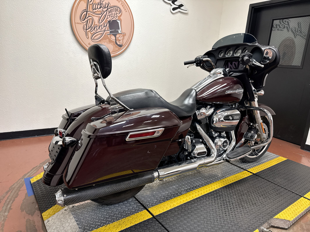 Street Glide®