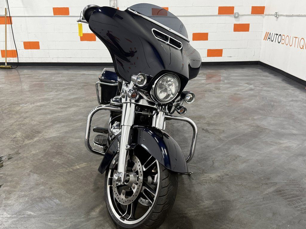 Street Glide®