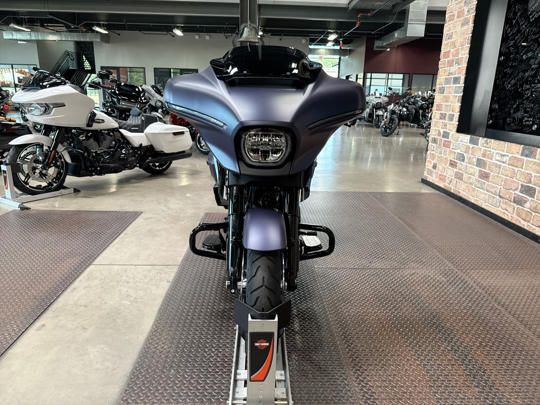 Street Glide®