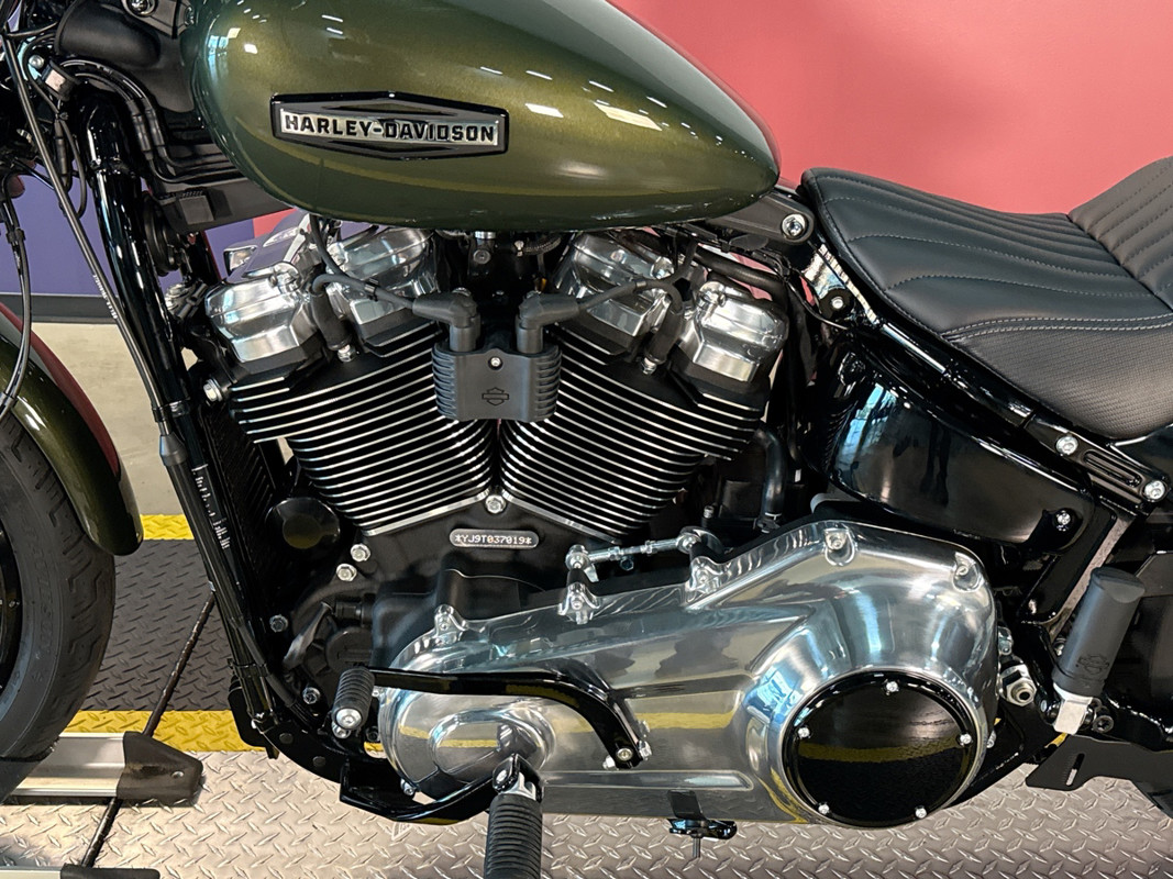 Street Bob®