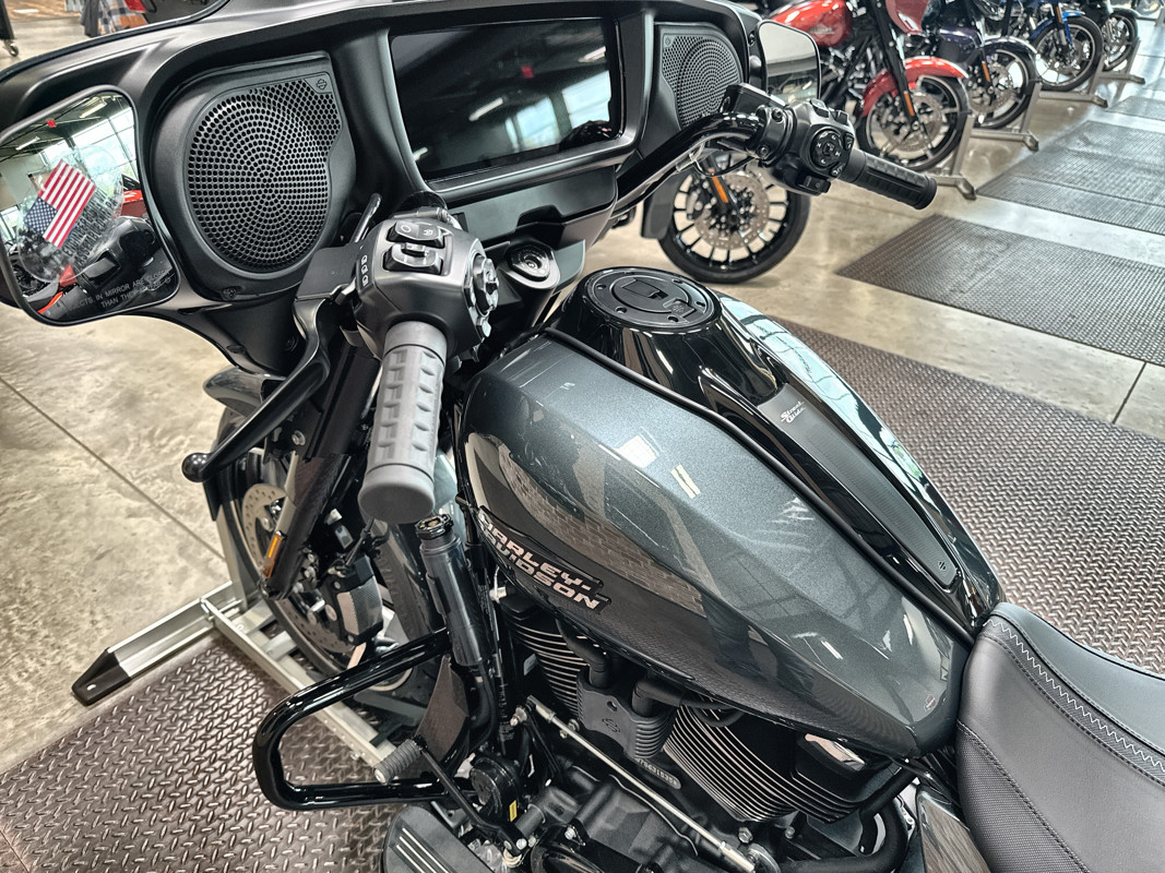 Street Glide®