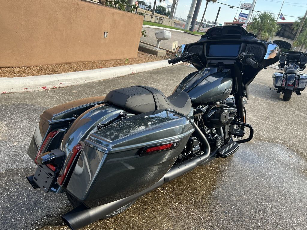 Street Glide®