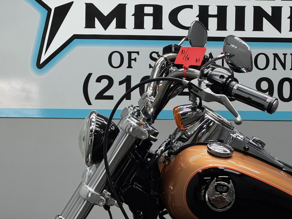 Dyna® Super Glide® Custom Anniversary